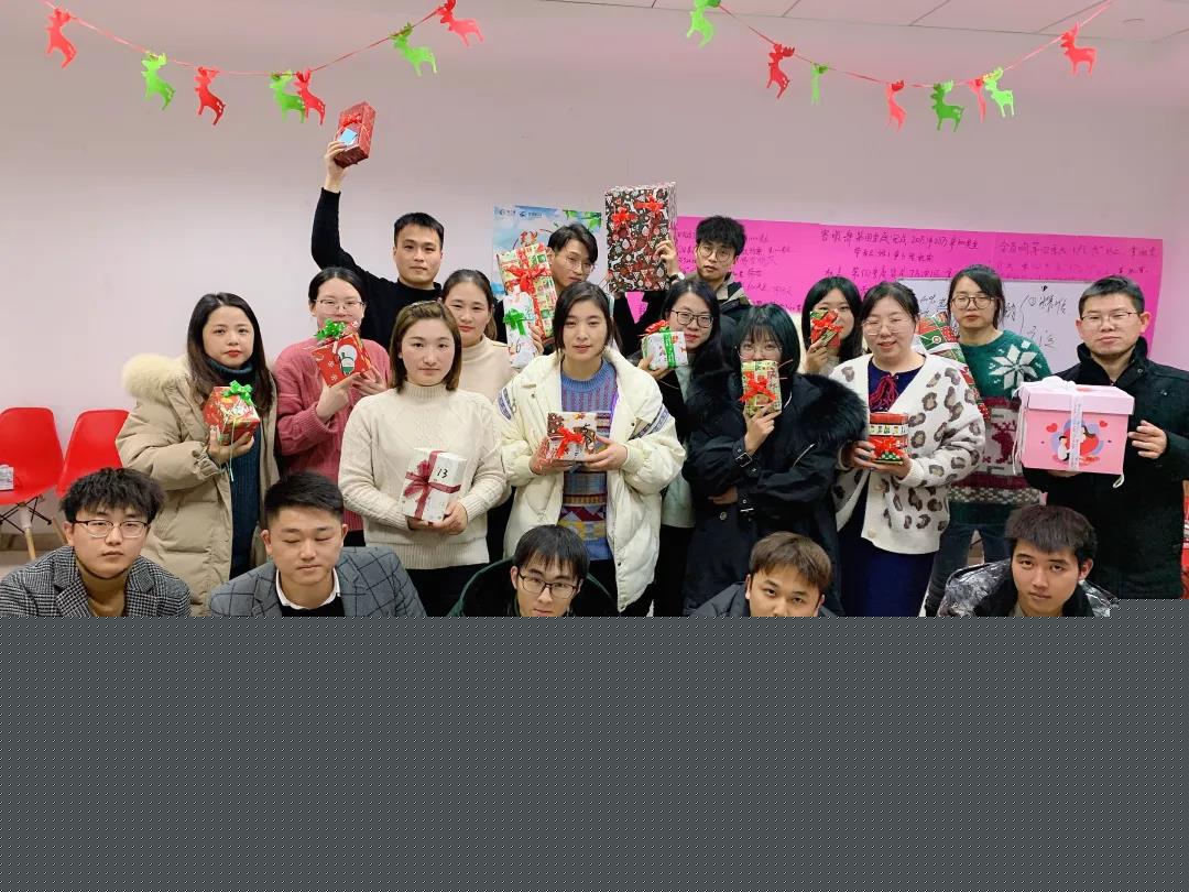 首佳祝大家新年快樂，佳節如意~